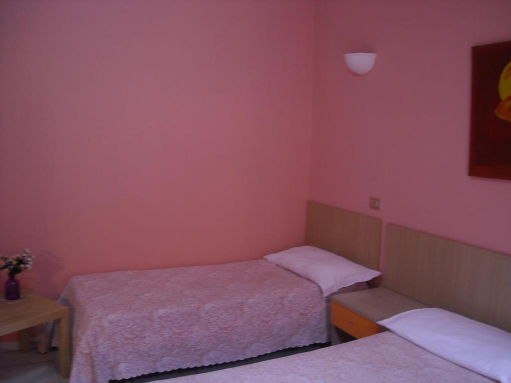 קאסרטה Hotel New Baby חדר תמונה